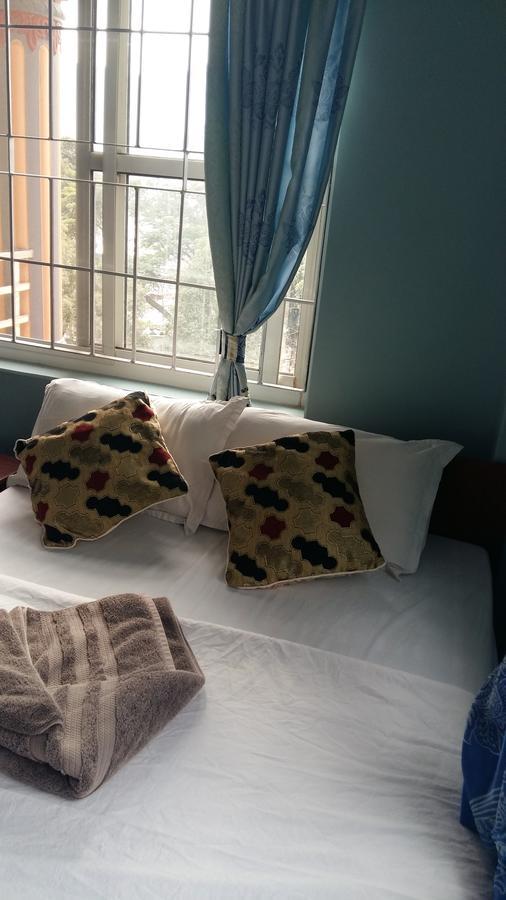 Hotel Bhadrakali Pokhara Inn ภายนอก รูปภาพ