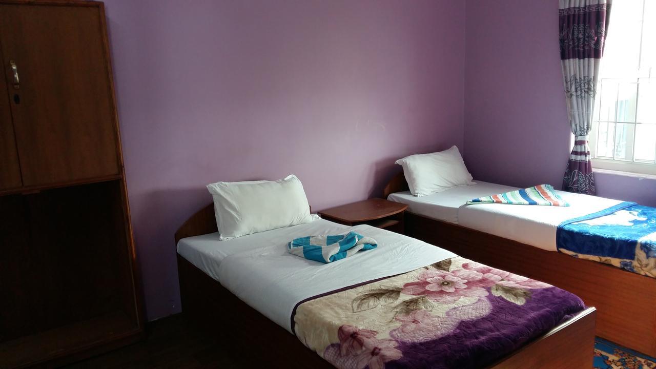 Hotel Bhadrakali Pokhara Inn ภายนอก รูปภาพ