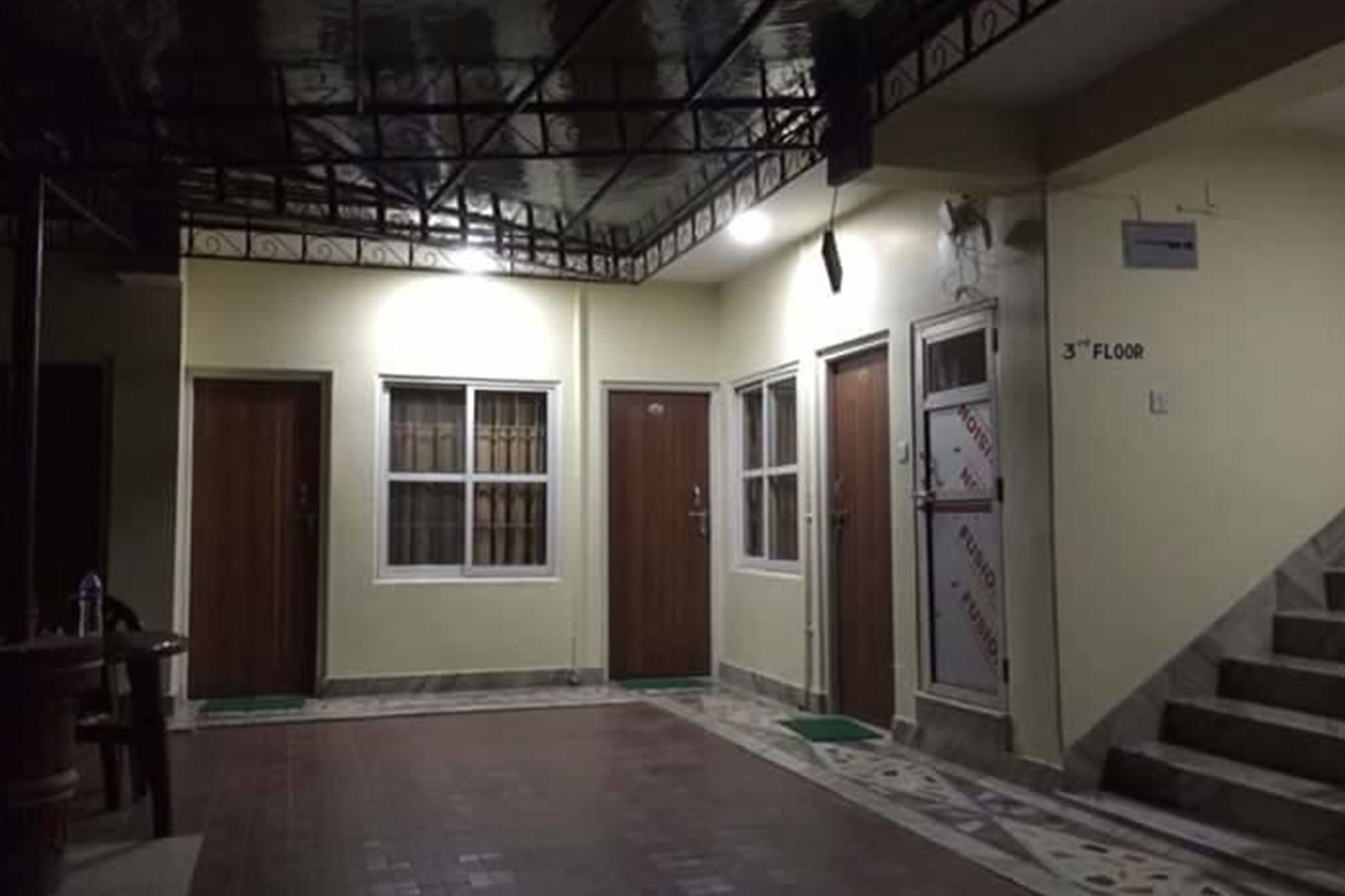 Hotel Bhadrakali Pokhara Inn ภายนอก รูปภาพ